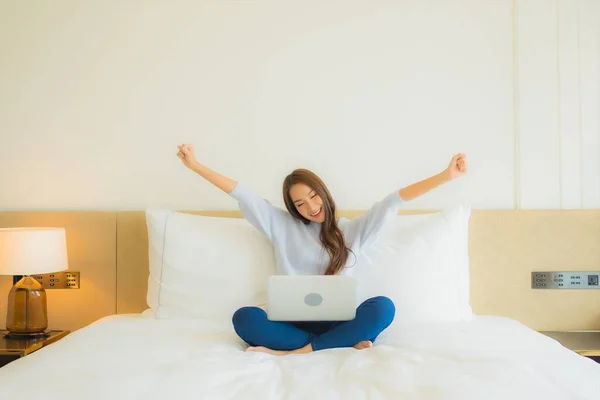 Portrait Beautiful Young Asian Woman Use Computer Laptop Bed Bedroom — Stock Photo, Image