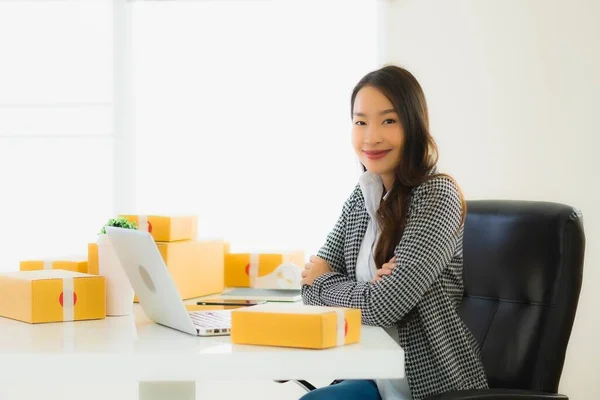 Portrait Beautiful Young Asian Business Woman Work Home Laptop Mobile — Stock Photo, Image