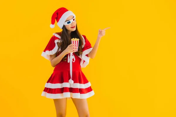 Портрет Красивая Молодая Азиатская Женщина Носить Рождественскую Шляпу Одежды Попкорном — стоковое фото