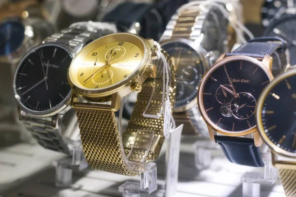 Nahaufnahme Einer Gruppe Oder Einer Kollektion Von Armbanduhren Der Marke — Stockfoto
