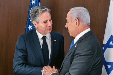 Kudüs, İsrail - 30 Ocak 2023: Dışişleri Bakanı Antony J. Blinken İsrail Başbakanı Benjamin Netanyahu ile tokalaştı