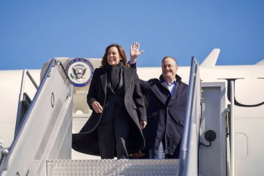 Denver, ABD - Mart 06 2023: Başkan Yardımcısı Kamala Harris ve İkinci Centilmen Douglas Emhoff