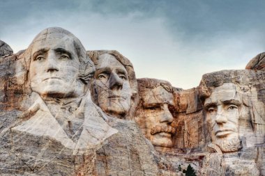 Rushmore Dağı 'nda dört ABD başkanının resmedildiği anıt