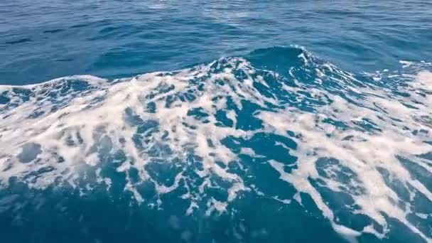 インド洋の高速艇からの海泡のスローモーション — ストック動画