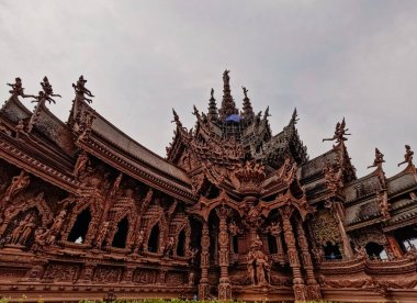 Doğruluk Tapınağını kapatın Pattaya Tayland