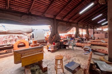 Doğruluk Mabedi Pattaya 'da ahşap atölyesi