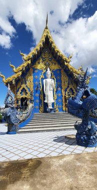 Wat Rong Suea Chiang Rai Tayland 'da 10 mavi tapınak