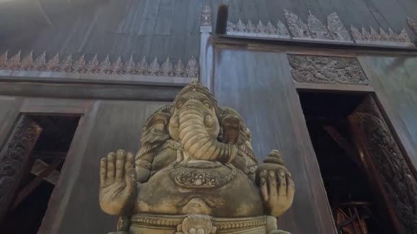 Skulptur Ganesh Utanför Ban Daam Museum Svarta Huset Museum — Stockvideo