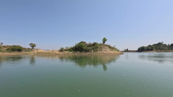 Kaptai Gölü Çevresindeki Ağaçlar Kıyı Şeridine Yakın Bitki Örtüsü — Stok video
