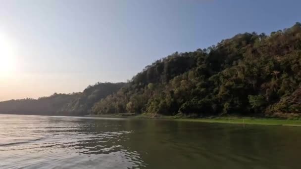 Gün Batımında Güzel Kaptai Gölü Yaz Mevsiminde Alacakaranlık — Stok video