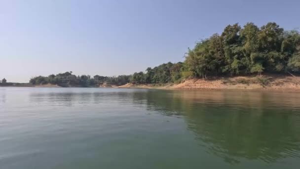 Serene Schoonheid Van Oevers Van Kaptai Meer Bangladesh — Stockvideo