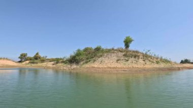 Rangamati Chittagong 'daki Kaptai Gölü kıyısında.