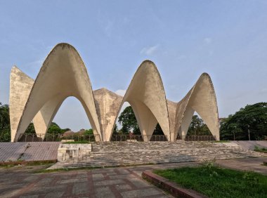 Üç liderin anıt mezarı ya da Shahbag Dhaka 'daki Tin Netar Mazar mimarisi