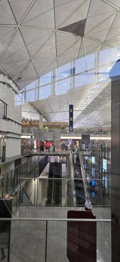 2 Nisan 2025 'te Hong Kong Intl Havalimanı' nın yürüyen merdiveni Chek Kap Kok, Hong Kong 'da ele geçirildi.