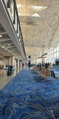 Hong Kong Havaalanı 'nın sirkülasyon ve oturma alanları 2 Nisan 2025' te Chek Kap Kok, Hong Kong 'da yakalandı.