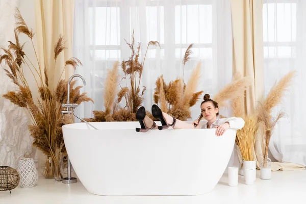 Beautiful Teenage Girl Sitting Bathtub Talking Shower Head Having Fun — Stockfoto