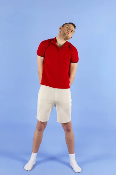 Young Handsome Healthy Man Red Polo Shirt White Shorts Eye — Stock Photo, Image