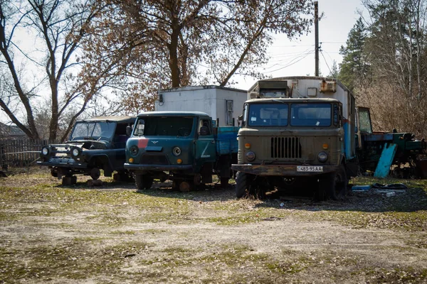 Dovhalivka, Harkiv bölgesi, Ukrayna, 03.23.2023: Rus ordusunun üssü. Ukraynalı tutsaklara işkence ve gözaltı yeri. Rusya Ukrayna savaşı