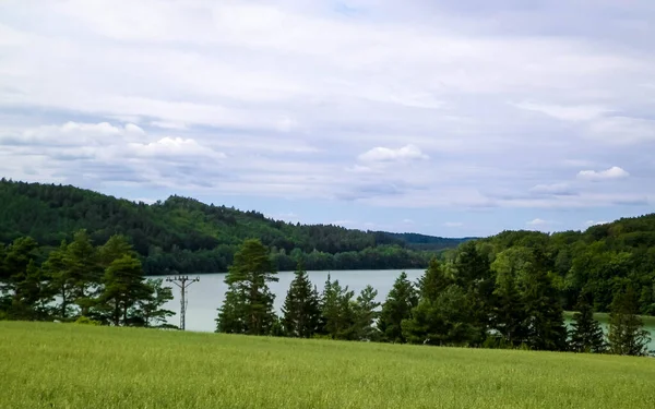 Field Och Ostrzyckie Lake Bakgrund Typ Wiezyca Kashubiaregionen Polen Begreppet — Stockfoto