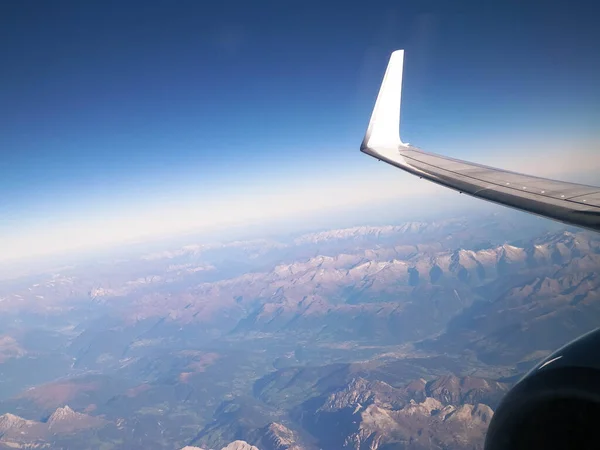 Вид Вікна Літака Альпи Плоске Крило Руків Концепція Подорожі Транспорту — стокове фото