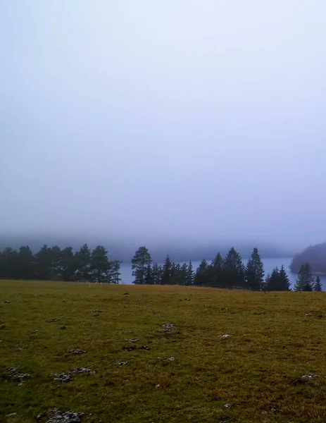 Foggy Day Wiezyca Pologne Paysage Montagnes Ofer Lac Ostrzyckie Dans — Photo
