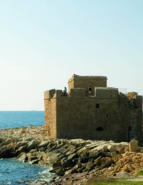 Paphos Kalesi - Bizans kalesi Paphos Limanı girişinde. Kıbrıs adasında turistik ilgi.