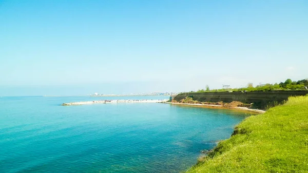 Zielona Trawa Klifach Wybrzeżu Morza Czarnego Krajobraz Klifów Plaży Vama — Zdjęcie stockowe