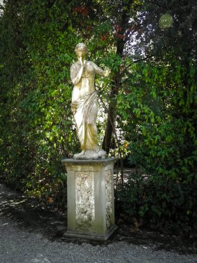 Boboli Bahçeleri 'ndeki anıt. Boboli Bahçeleri Floransa 'nın en büyük yangınlarından biri. Güzel Roma mimarisi. Turistik bir yer.