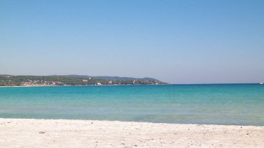 A beautiful sandy beach in Vada. Tuscany racej is not associated with tropical views. As you can see in the picture, here you will also find turquoise water and snow-white sand.