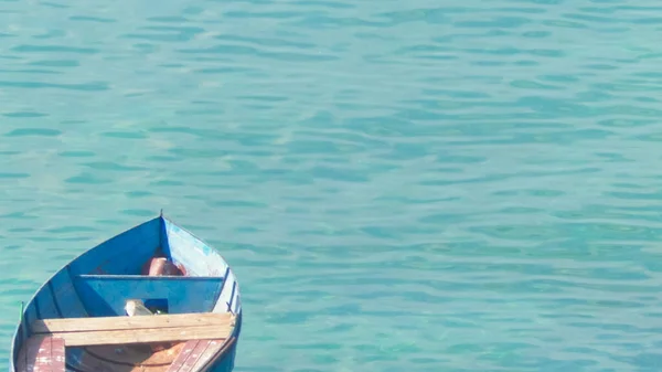 Malá Rybářská Loďka Vodě Ochridského Jezera Cestovní Přírodní Koncept — Stock fotografie