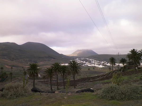 Haria Şehri Çevresi Doğayla Çevrili Haria Lanzarote Adasının Kuzeyinde Yer — Stok fotoğraf