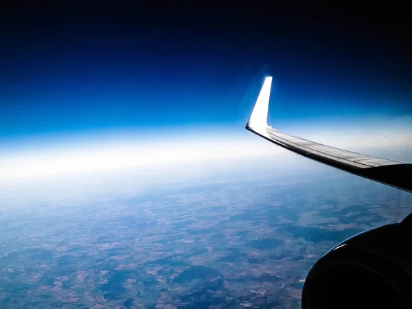 Вигляд Вікна Літака Планеті Земля Атаковані Літаком Крилом Концепція Подорожей — стокове фото