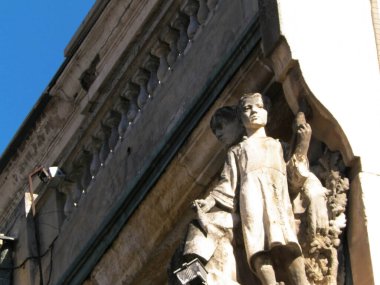 Romanya 'nın eski Bükreş kentindeki kiralık ev anıtı. Tarih ve mimari kavramı.