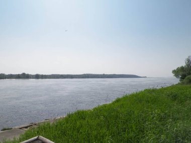 Vistula 'nın haliçleri Sobieszewska adasından görüldü. Kuzey Polonya 'nın doğası.