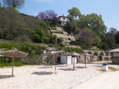 Bulgaristan 'ın Balchik kentindeki Queen Mary Plajı ve Bahçeleri. Seyahat kavramı,