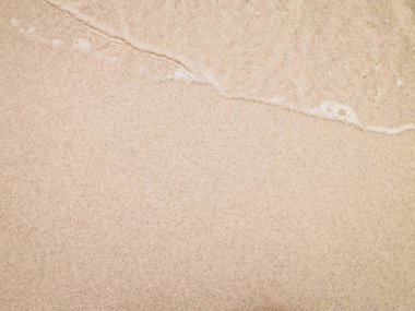 Kumsaldaki deniz suyu, doğa geçmişi. Boşluğu kopyala, tatil kavramı.