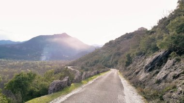 Karadağ 'daki Rumija Dağları yazın. Balkanlar 'da popüler turizm beldesi.