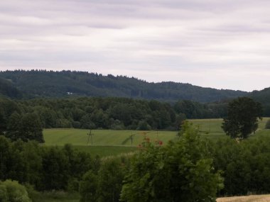 Wiezyca 'nın dağlık manzarası. Wiezyca, Polonya 'nın Kashubia bölgesinin dağlık bir parçasıdır..