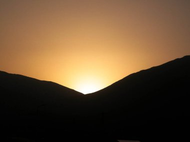 Makedonya 'nın Galiçya Ulusal Parkı Dağları üzerinde gün batımı. Galiçya, Ochrid ve Prespa olmak üzere iki göl arasındaki ulusal parktır. Balkan doğası ve keşif kavramı.