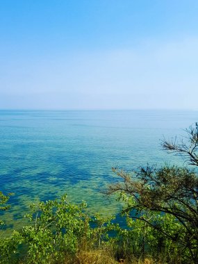 Polonya 'daki Pucka Körfezi' nin temiz su manzarası çok güzel. Pucka Körfezi 'nin doğal koşulları biliniyor. Temiz su ve güzel manzaralar..