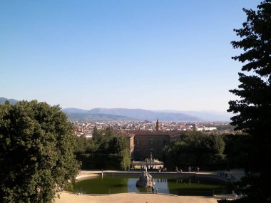 Boboli bahçesinden Floransa manzarası. İtalya, Toskana 'da tatil. Seyahat ve Mimarlık kavramı.