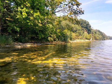 Oslonino yakınlarındaki Pucka Körfezi 'nin kıyı bölgesi. Polonya saf doğa.
