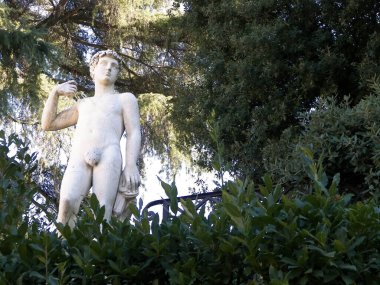 Boboli Bahçeleri 'ndeki anıt. Boboli Bahçeleri Floransa 'nın en büyük yangınlarından biri. Güzel Roma mimarisi. Turistik bir yer.