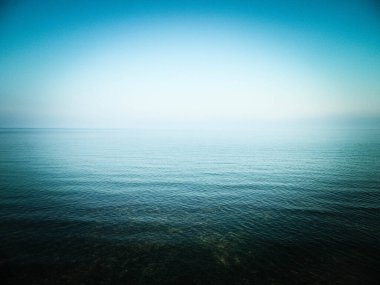 Doğa olarak Karadeniz suyu. Uzayı kopyala, tonlanmış resim.