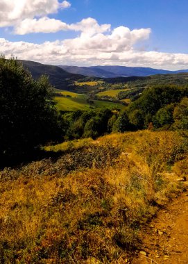 Bieszczady Dağları, Karpatian Dağları 'nın kuzey kesiminde yer alır. Doğanın güzelliği.