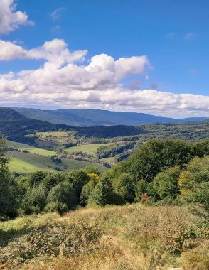 Bieszczady Dağları, Karpatian Dağları 'nın kuzey kesiminde yer alır. Doğanın güzelliği.