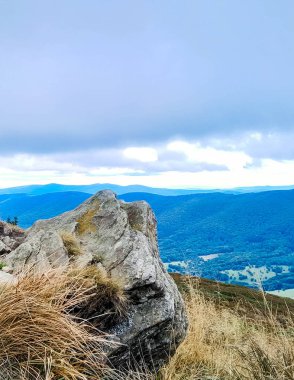 Bieszczady Dağları, Karpatian Dağları 'nın kuzey kesiminde yer alır. Doğanın güzelliği.