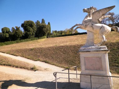 Floransa 'daki Boboli Bahçelerinde Pegasus Heykeli