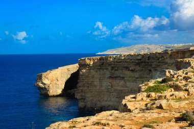 Marfa Yarımadası manzarası. Malta 'nın kuzeyi.