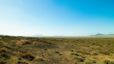 Çöl manzarası, Lanzarotte, Kanarya Adaları. Çöl, Lanzarote adasındaki tipik bir manzaradır. Seyahat ve doğa kavramı.